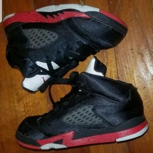 Air Jordan retro 5 satin bed black and red size 9c
